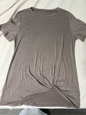 Women's Knot Front Short Sleeve Tee - Taupe Brown